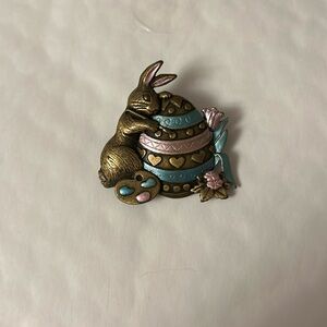 Easter Bunny W/ Egg Brooch, Scarf Pin Fashion Jewelry 1.5” Gold-tone vintage